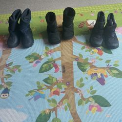 3 Pairs of Kids boots Size 11 (US)