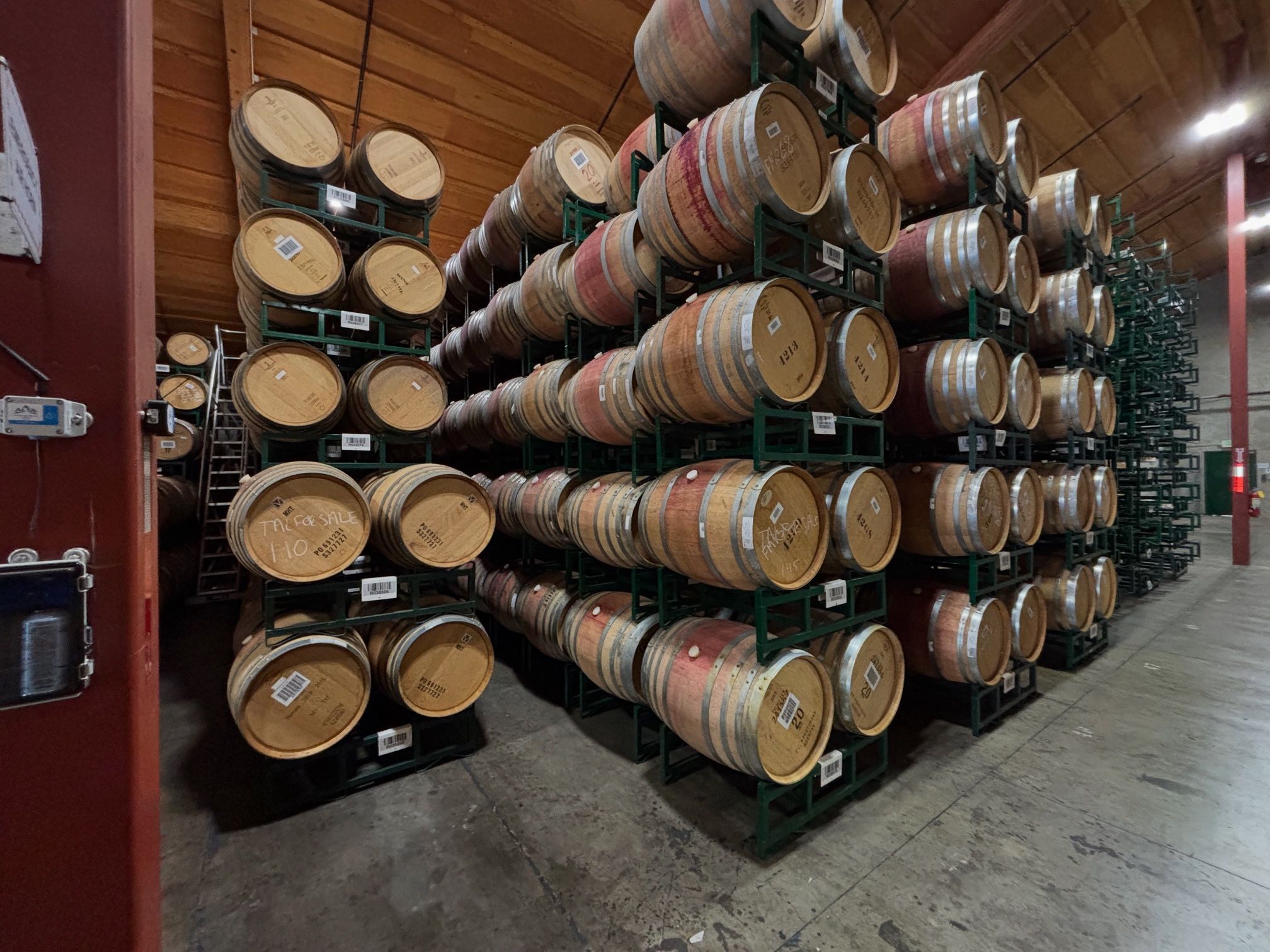 Empty High Quality Wine Barrels For Sale And Wholesale