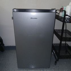 Hisense 3.3 Cu Ft Mini Refrigerator Stainless Steel 