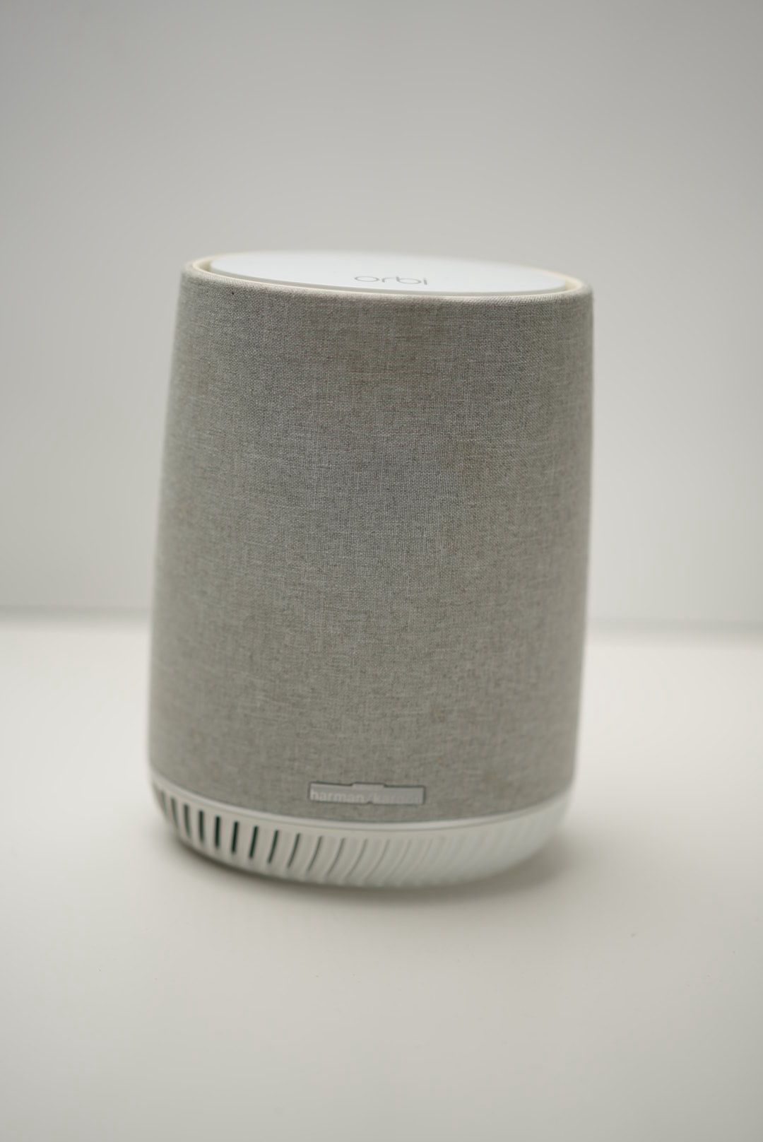 NETGEAR Orbi RBR50 Router & RBS40V Voice Satellite Mesh WiFi AC3000 Alexa