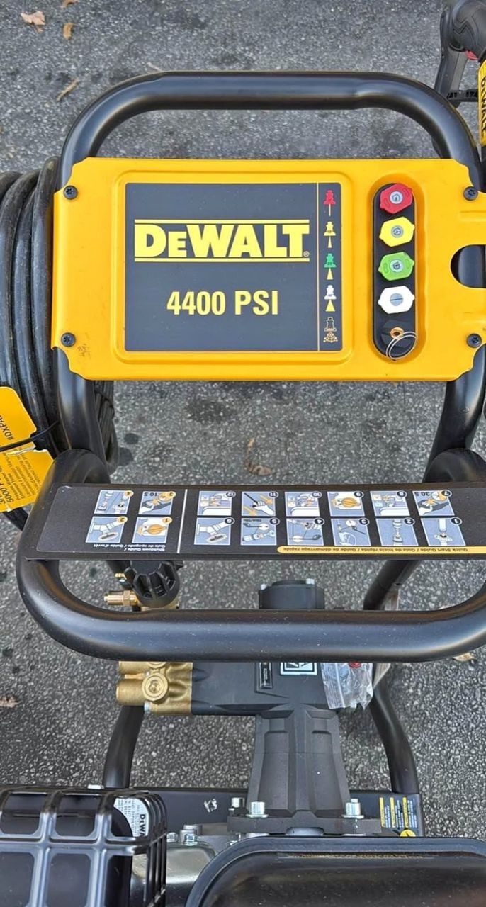Dewalt-Pressure-Washer-4200 PSI