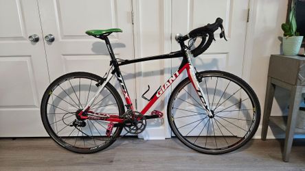 Giant TCX Medium 54