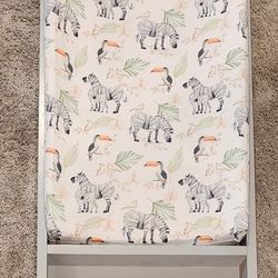 Changing Pad with Tabletop Changer Tray