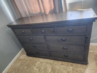 Dresser