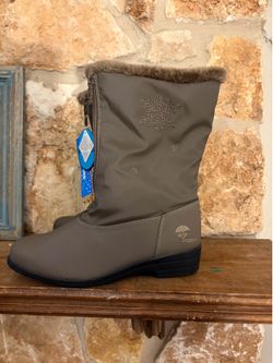 Totes boots brand new