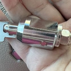 Cylinder Lock With Keys!