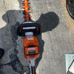 Se Vende Still Trimer De Batería con cargador y batería, está así como se miran las fotos