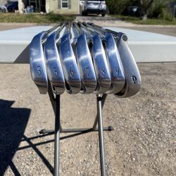 Lefty Mizuno Iron Set