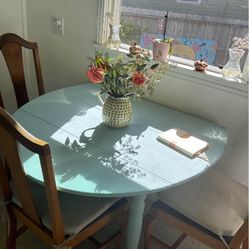 Table And Chairs 