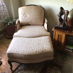 Comfy Accent Chair With Ottoman