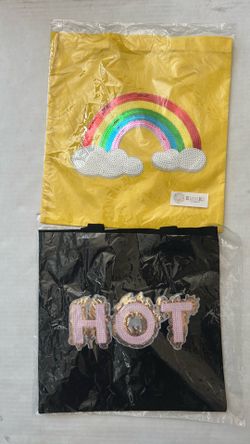 2 tote bags