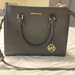 Michael Kors Sheila Medium satchel