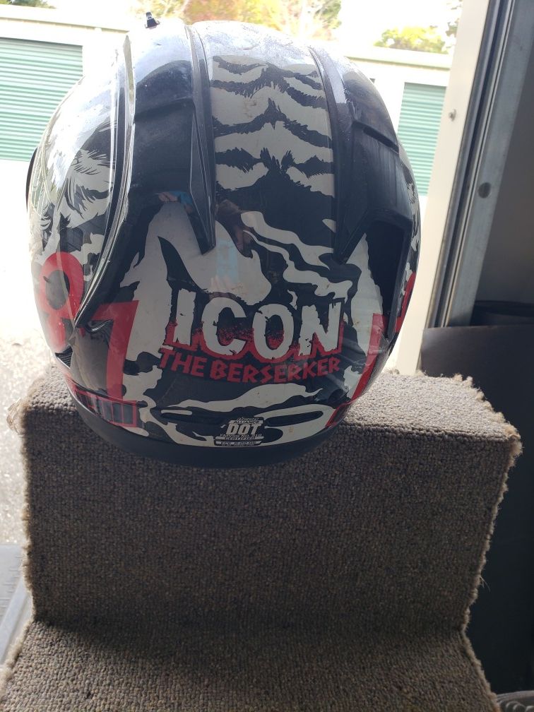 Icon berserker street helmet