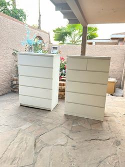 2 white dressers set