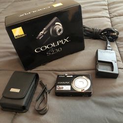 Nixon Camera