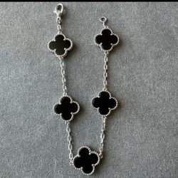 Van Cleef And Arpels Clover Ring Black Onyx 