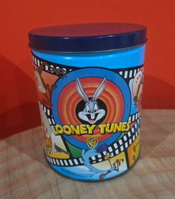 Vintage 1997 Warner Bros. LOONEY TUNES Metal Tin Lidded Canister 6.5" tall