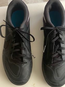 Nike Tempo black soccer cleats indoor size 7