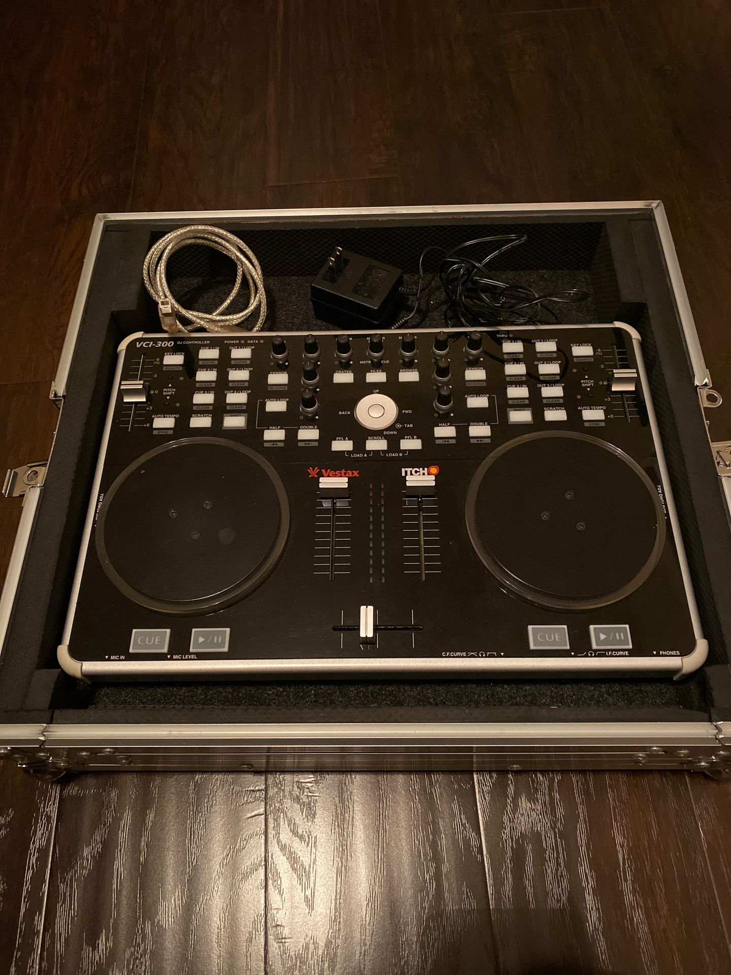 Vestax VCI 300 DJ controller