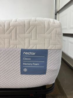 Nectar Classic Memory Foam Queen Mattress - LIKE NEW! Delivery Available 