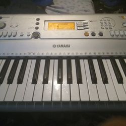 Yamaha Ypt-300 Keyboard