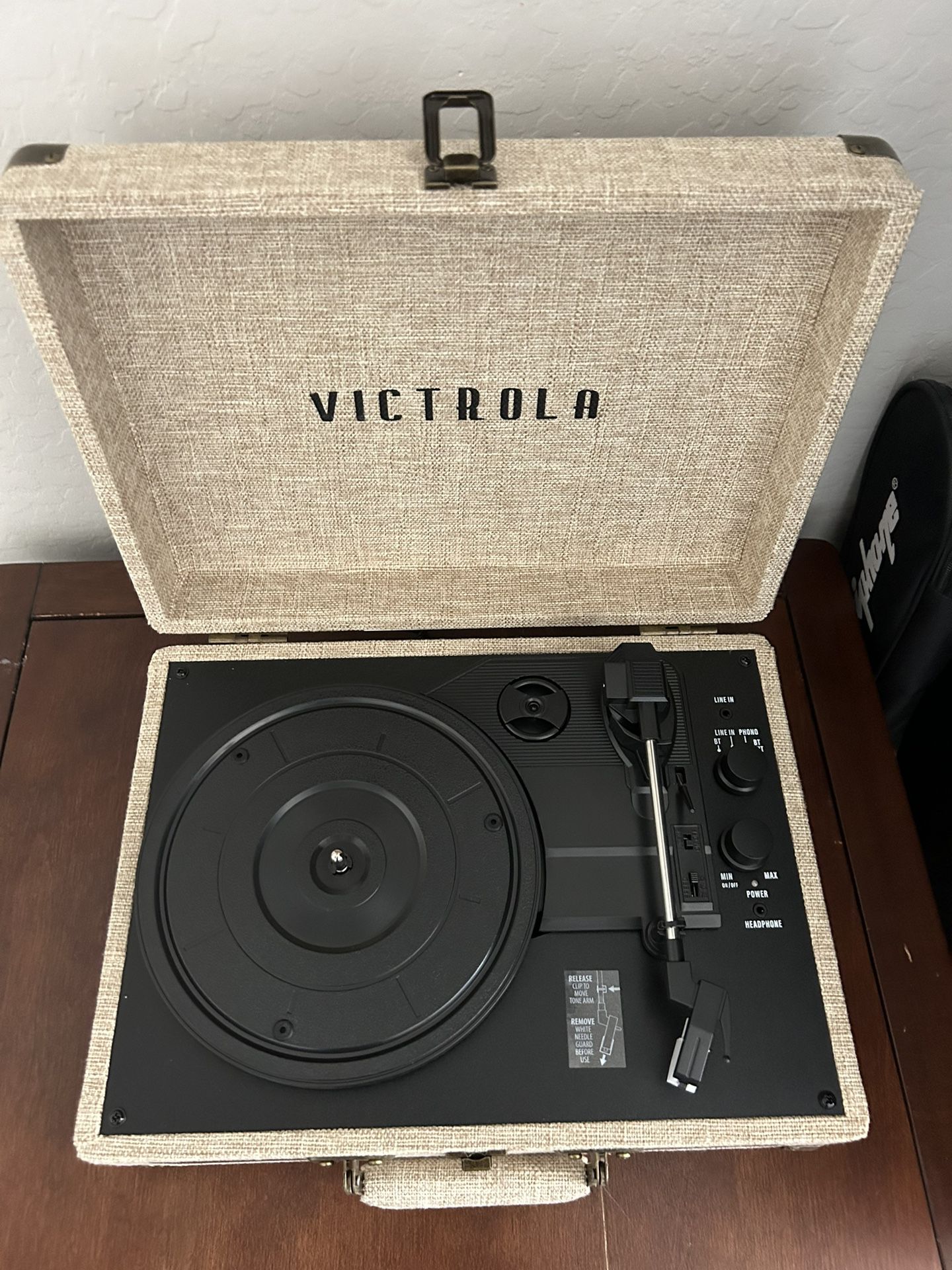 Victrola journey+ record player