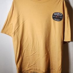 THE DUCK CO. MEN'S SIZE X-LARGE HORNY BUFFALO WHISKEY DISTILLING T-SHIRT