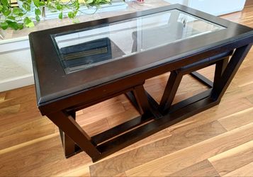 Coffee Table With Seats NEGOTIABLE