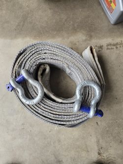 2: 3/4 Shackles, 1: 6"x22' Sling (Strap)