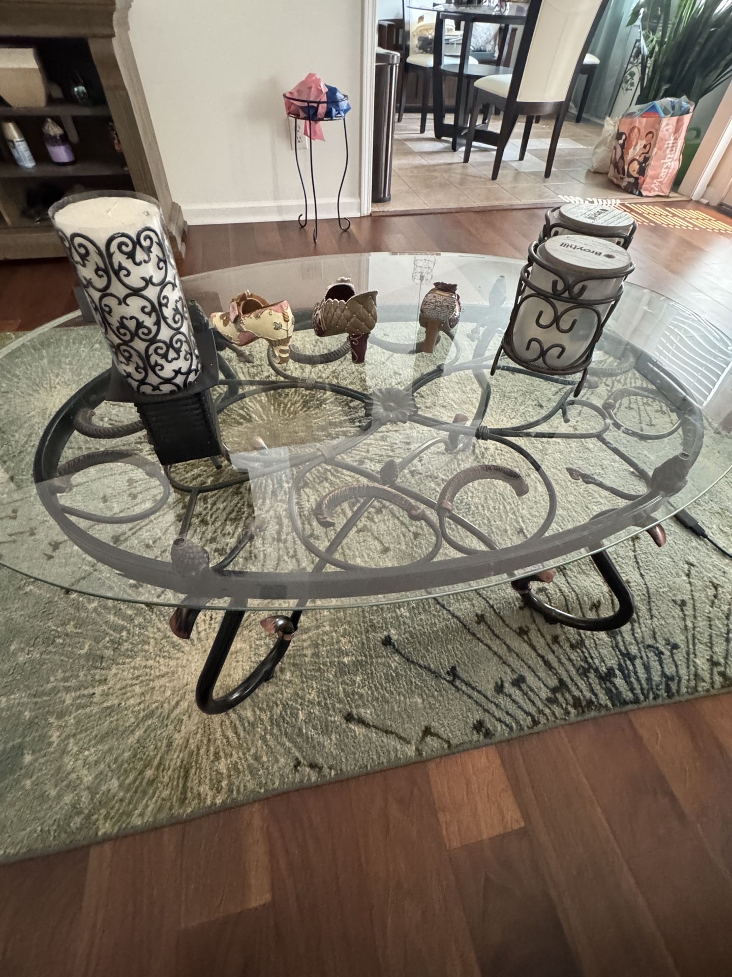 Cocktail Table (End tables Avail Add’l Coat)