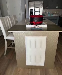 Dining / Bar Table
