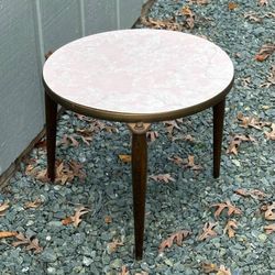 Vintage Mid Century Round Accent 3 Legged Table Plant Stand Formica Faux Marble Top
