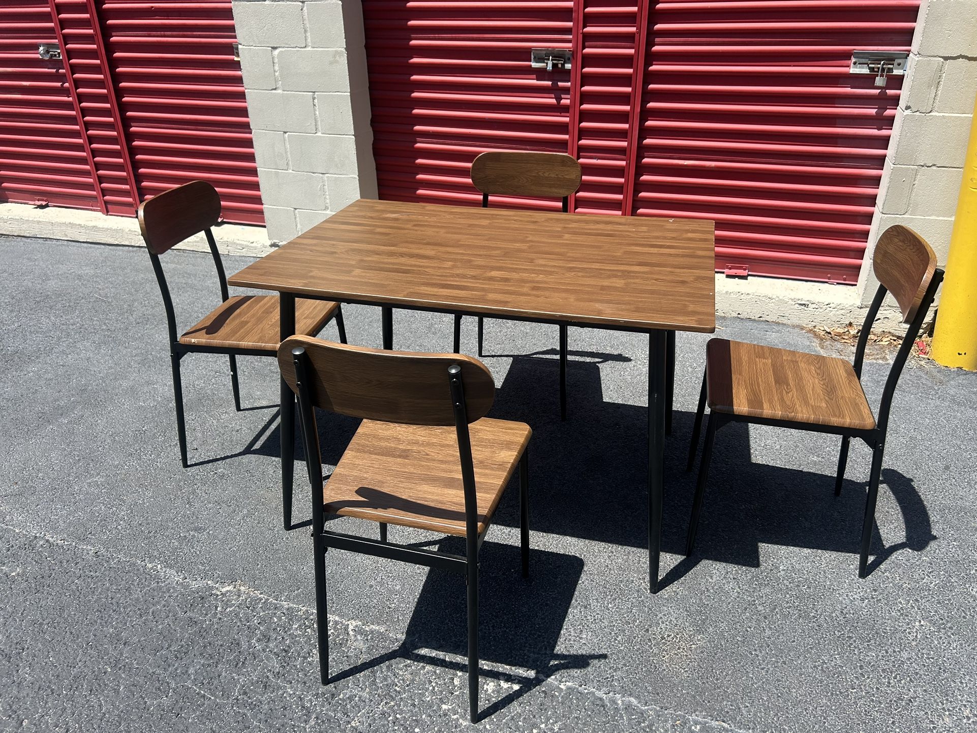 Set Of 4 Chairs And Table