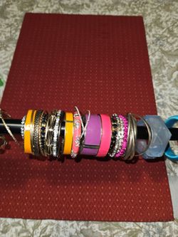 Everyday / costume jewelry