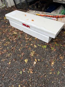 Truck toolbox
