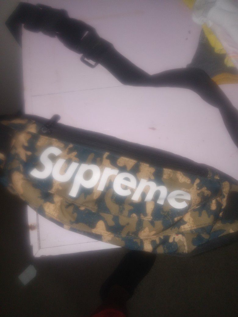 Supreme Strap Bag