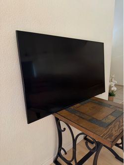 Samsung 50” 4K Smart TV DU6900 Series – Like New