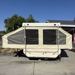 1986 Palomino pop up camping trailer
