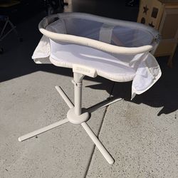 Halo bassinet