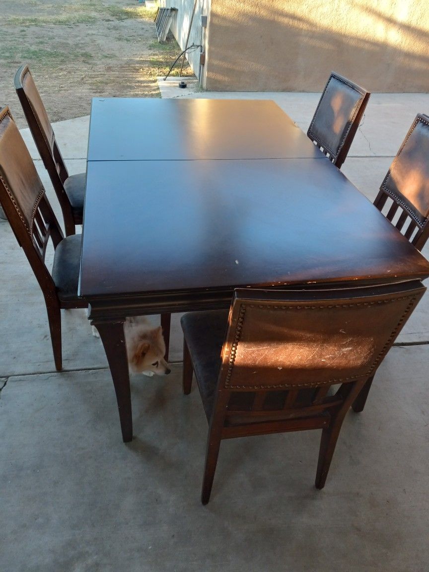 Free Dining Table