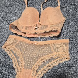 women bra and undies