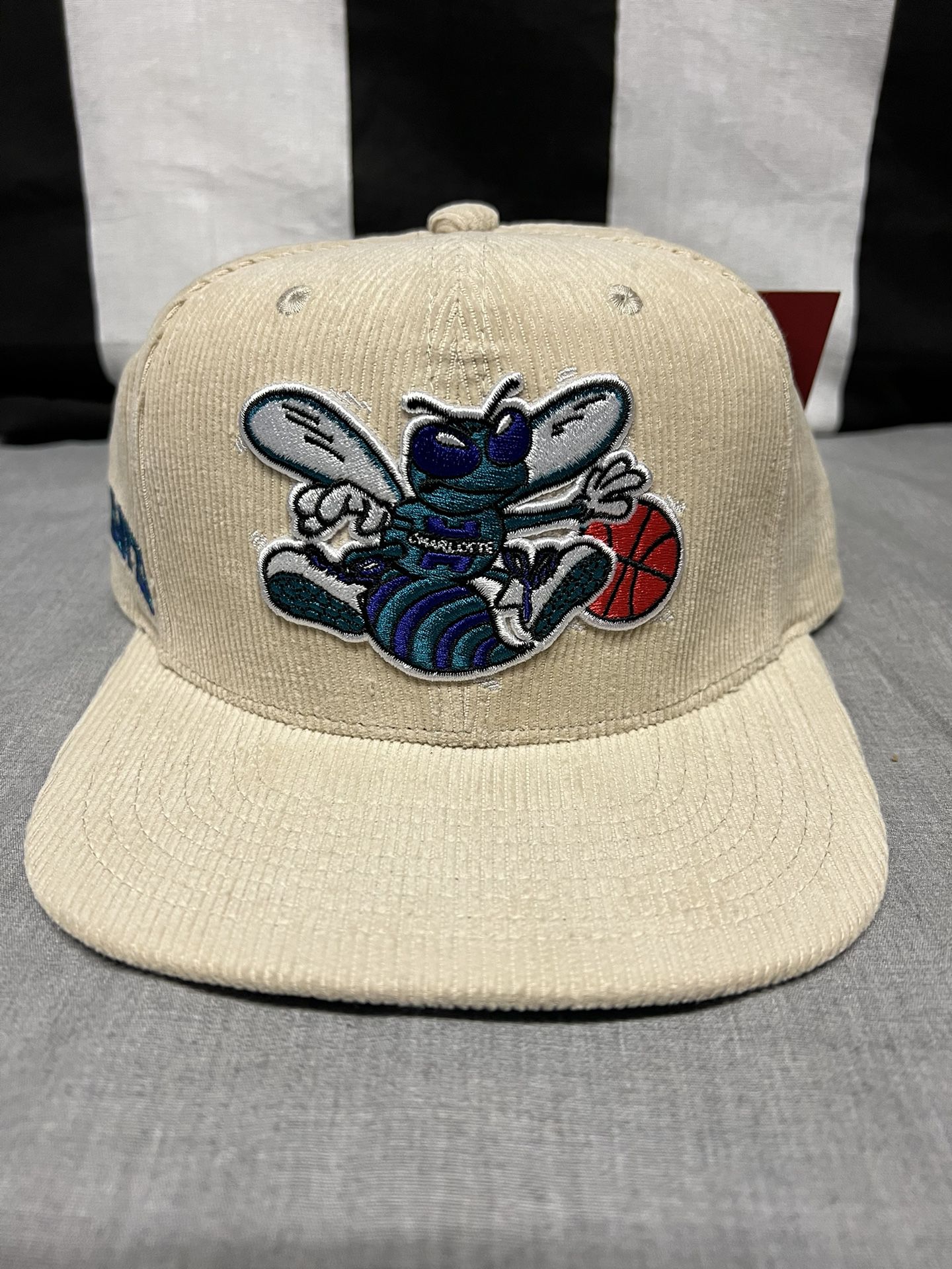 Mitchell & Ness Hornets Snapback Hat