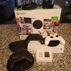 Xbox Series S Bundle + 3 Controllers (Elite Series 2 Included) + Extras