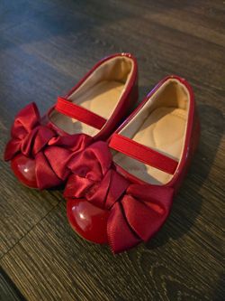 Shoes toddler girl read description  all size 6 c