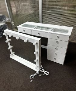 🚨 NEW IN BOX CLEARANCE! Vanity Desk + Lighted Mirror Set - ONLY $170! 💡