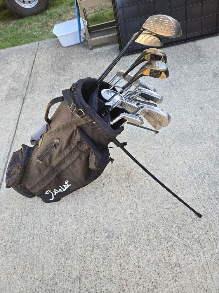 21 Piece Golf Clubs And Bag
