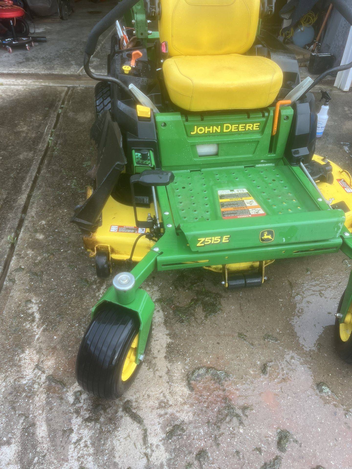 John Deere Zero Turn Mower