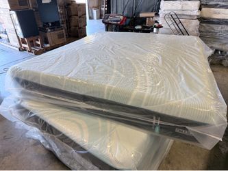 💥King Mattress Tempurpedic ProAdapt medium hybrid 2.0 💥