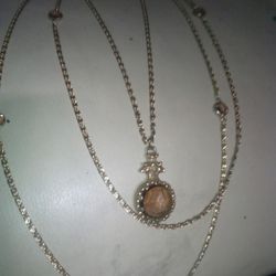 Vintage Gold-Tone Multi-Layer Necklace w/ Cameo Pendant – Statement Piece