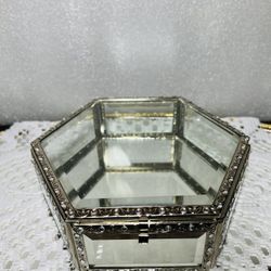 Nicole Miller  Ornate Beveled Glass Mirrored Trinket Jewelry Box